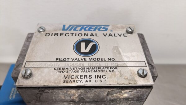 DG4S4W 012A B 60, Vickers, Directional Control Valve 4397 10 Vickers DG4S4W 012A B 60 1