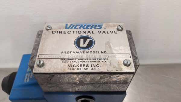 DG4S4W 012A B 60, Vickers, Directional Control Valve 4397 2 Vickers DG4S4W 012A B 60 1