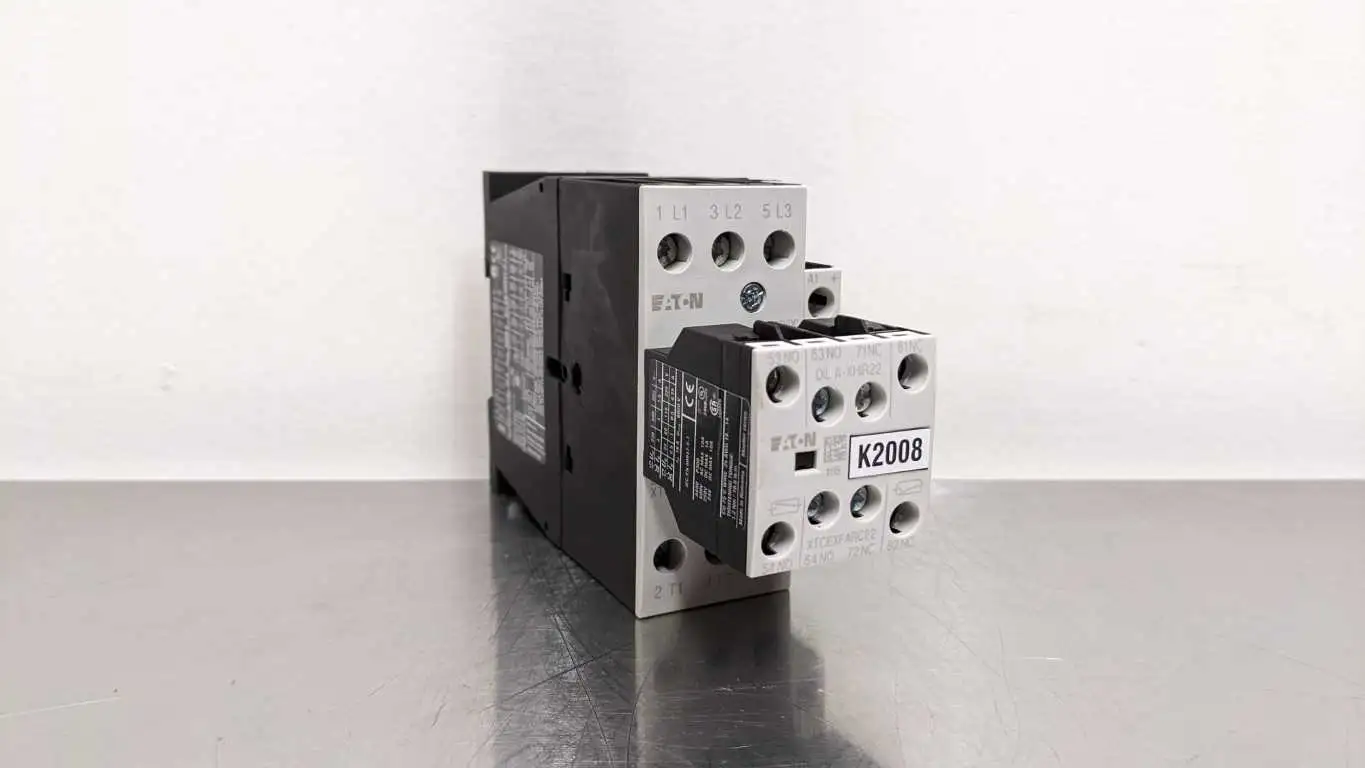 Eaton XTCE025C01 Contactor 600VAC 40A Max 600VAC Max 40A XTCEXFARC22