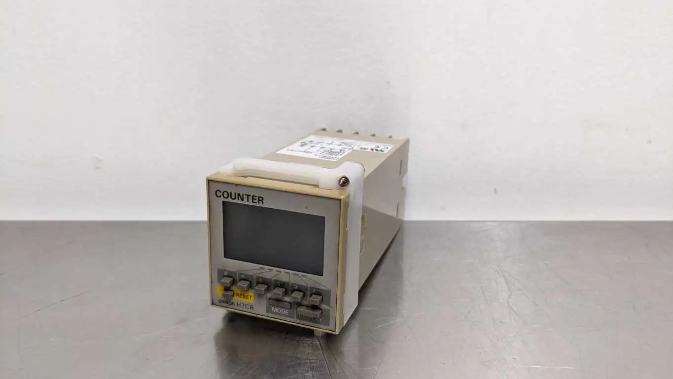 Omron H7CR-A Counter 100-120/200 to 240VAC 2VA Max