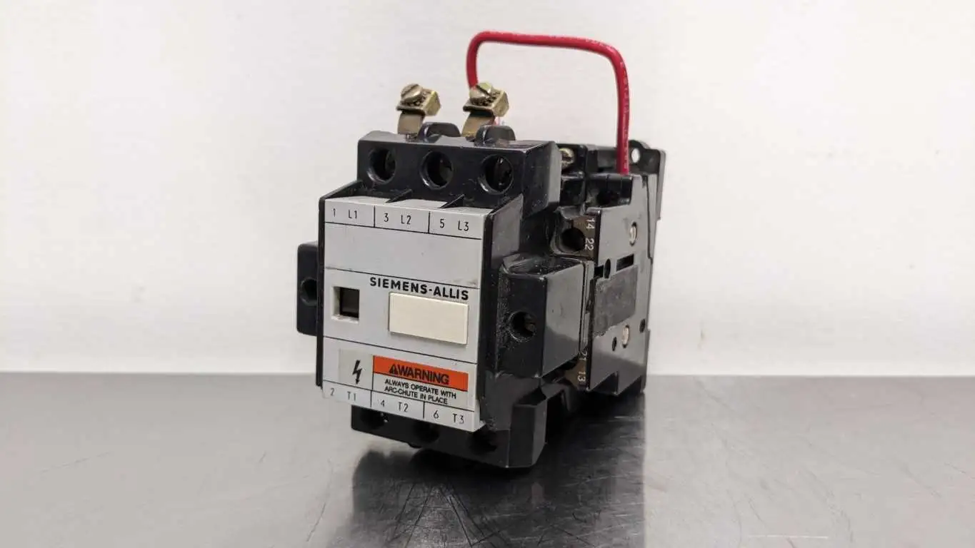 Siemens C21JC*3 Contactor 2-5/10-25HP 42A 600VAC 42A Siemens-Allis