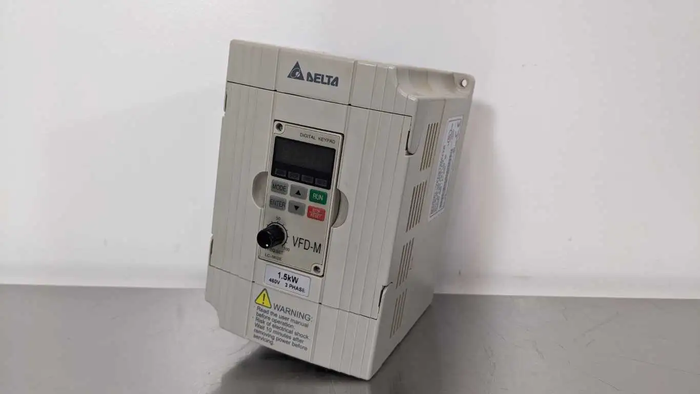 Delta VFD015M43B Variable Frequency Drive 2HP 0.1-400Hz 3 Phase