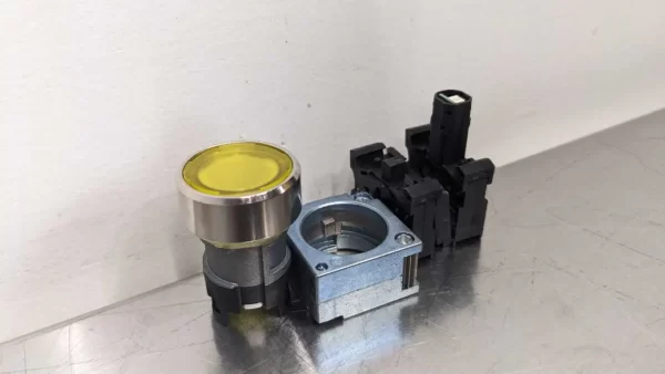 3SB3 645-0AA31-0CC0, Siemens, Illuminated Pushbutton