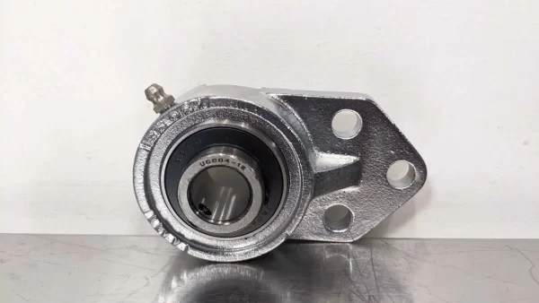 UCFB204-12NPR45CE, AMI Bearings, 3 Bolt Flange Mount Bearing