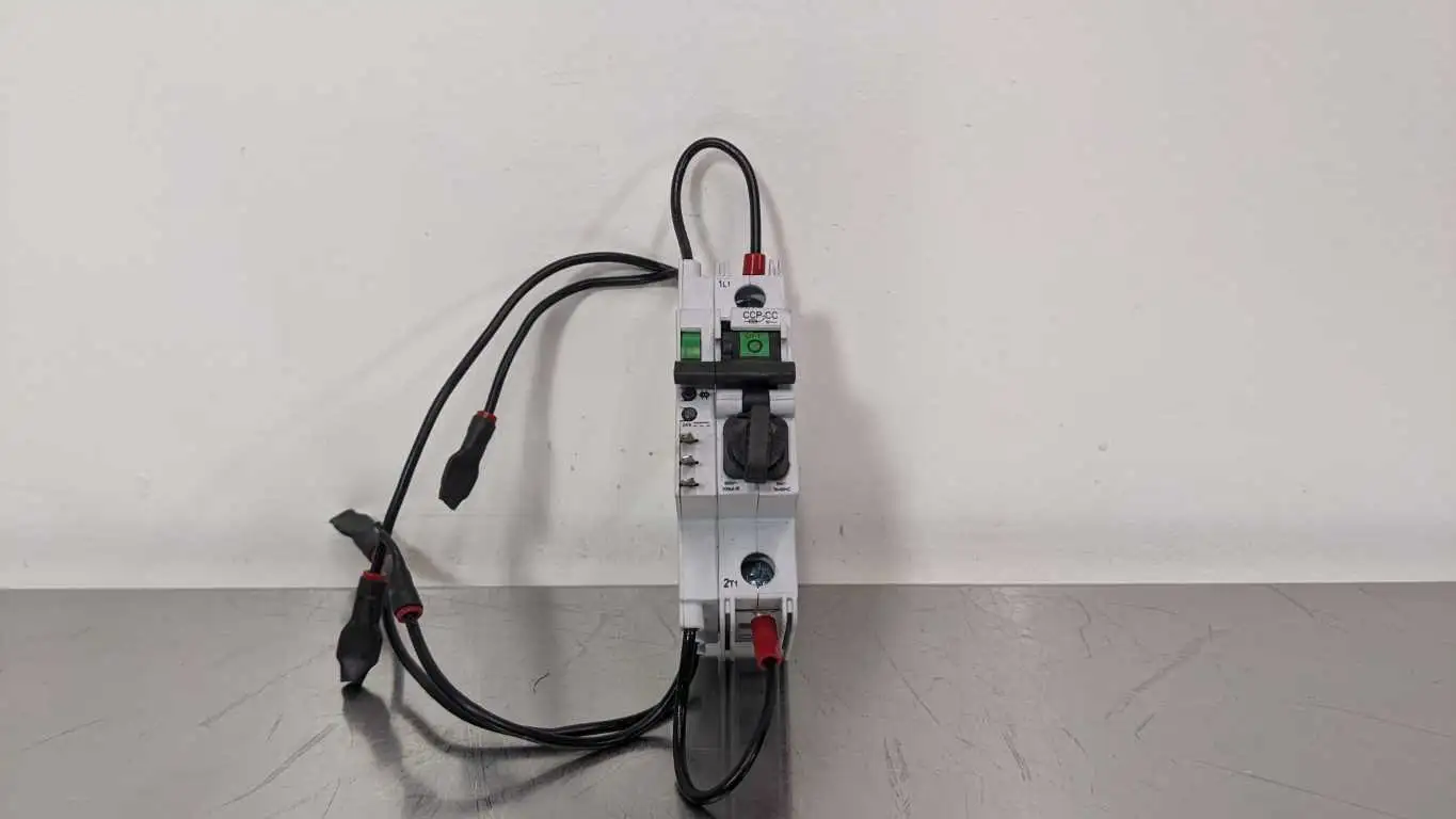 Bussmann CCP-1-30CC Fusible Circuit Breaker 30A Cooper Eaton with 24VDC Auxiliary Contact