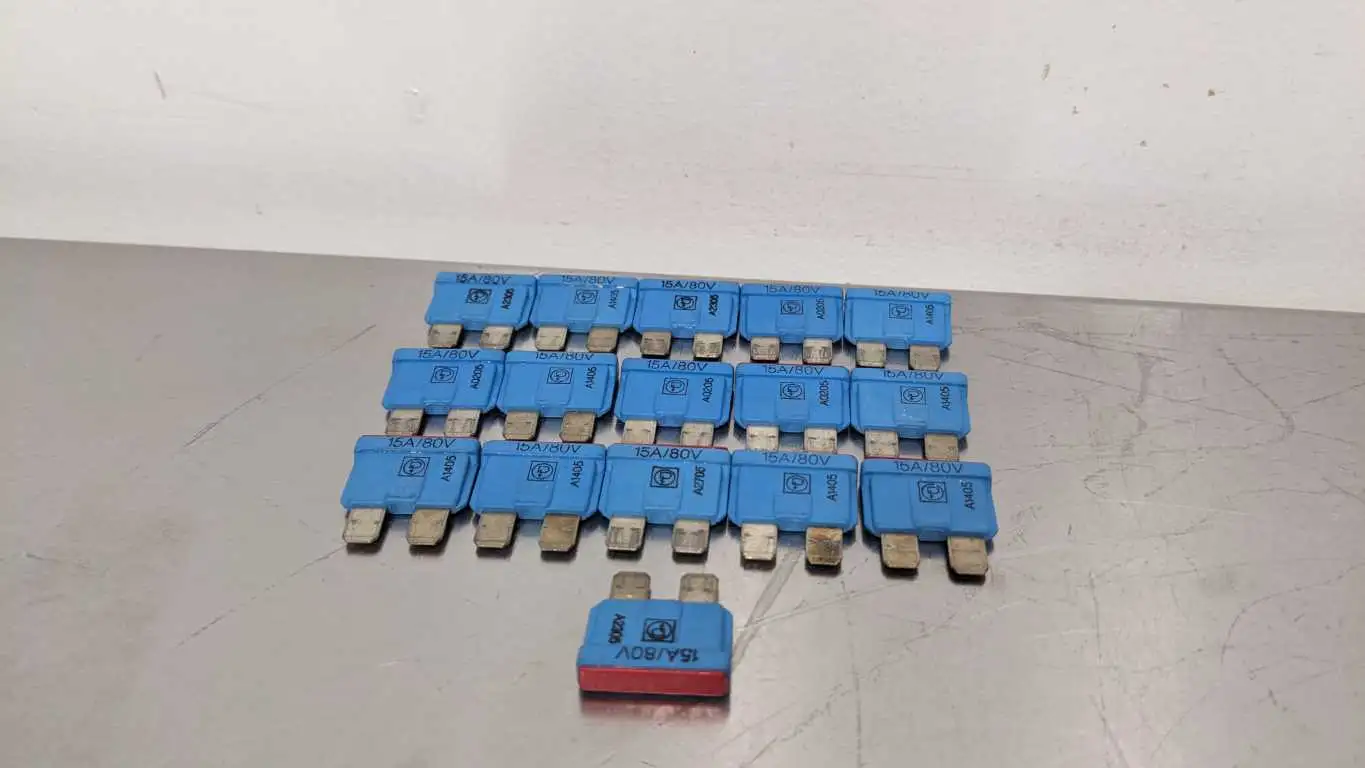 16 Pack No Brand 15A 80V Fuse 15A 80V 15A