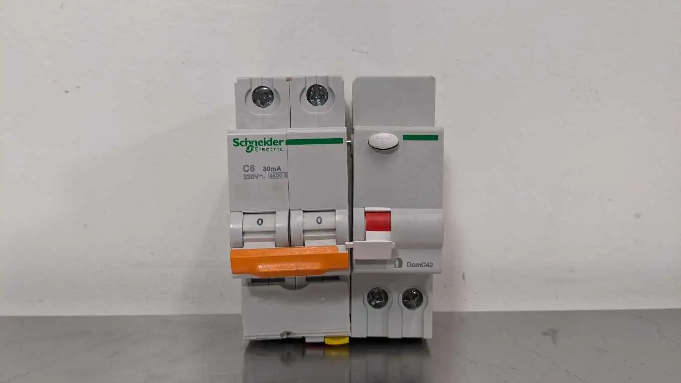 Schneider Electric DomC42 Differencial Miniature Circuit Breaker 6A C6 30mA