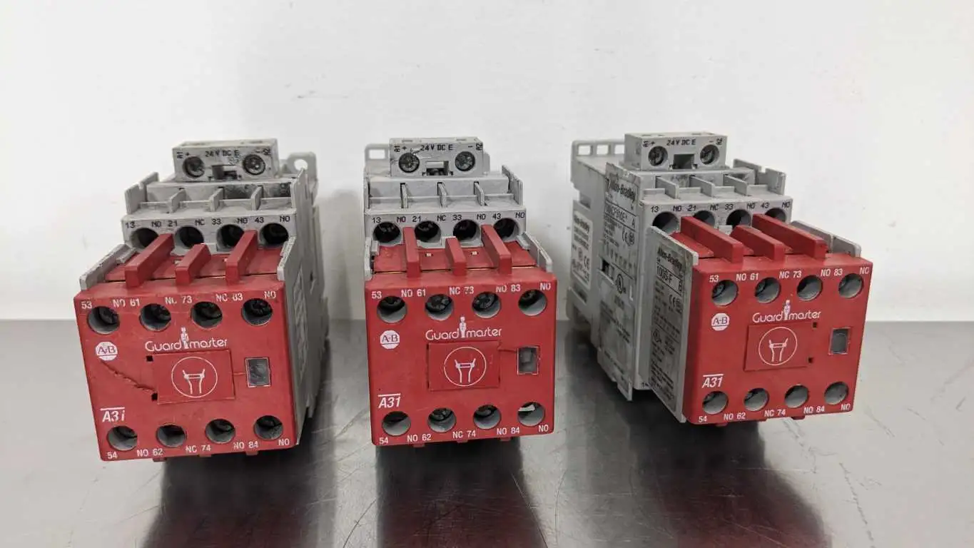 Dented 3 Pack Allen-Bradley 700S-CF620EJC Safety Relay and Contactor Ser A 3NO 1NC 24VDC Coil Guardmaster