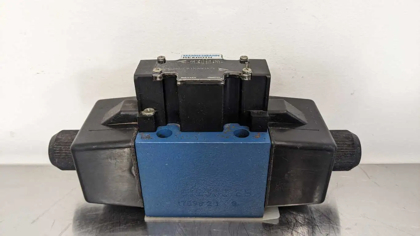 Rexroth 4WE10J40/CW110N9DA/V Directional Control Valve Mannesmann Bosch