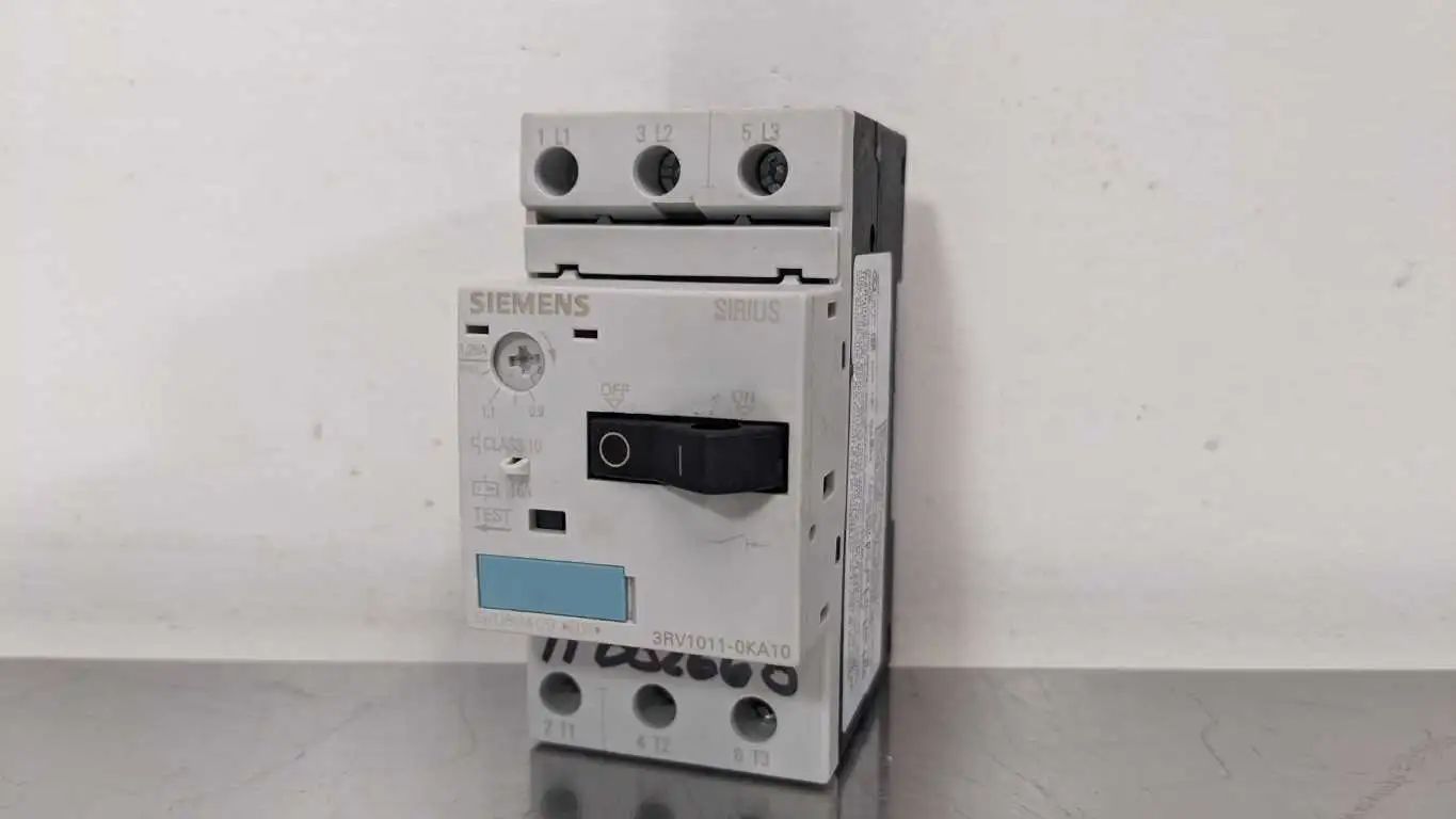 Siemens 3RV1011-0KA10 Circuit Breaker Motor Protector 0.9-1.25A 600VAC