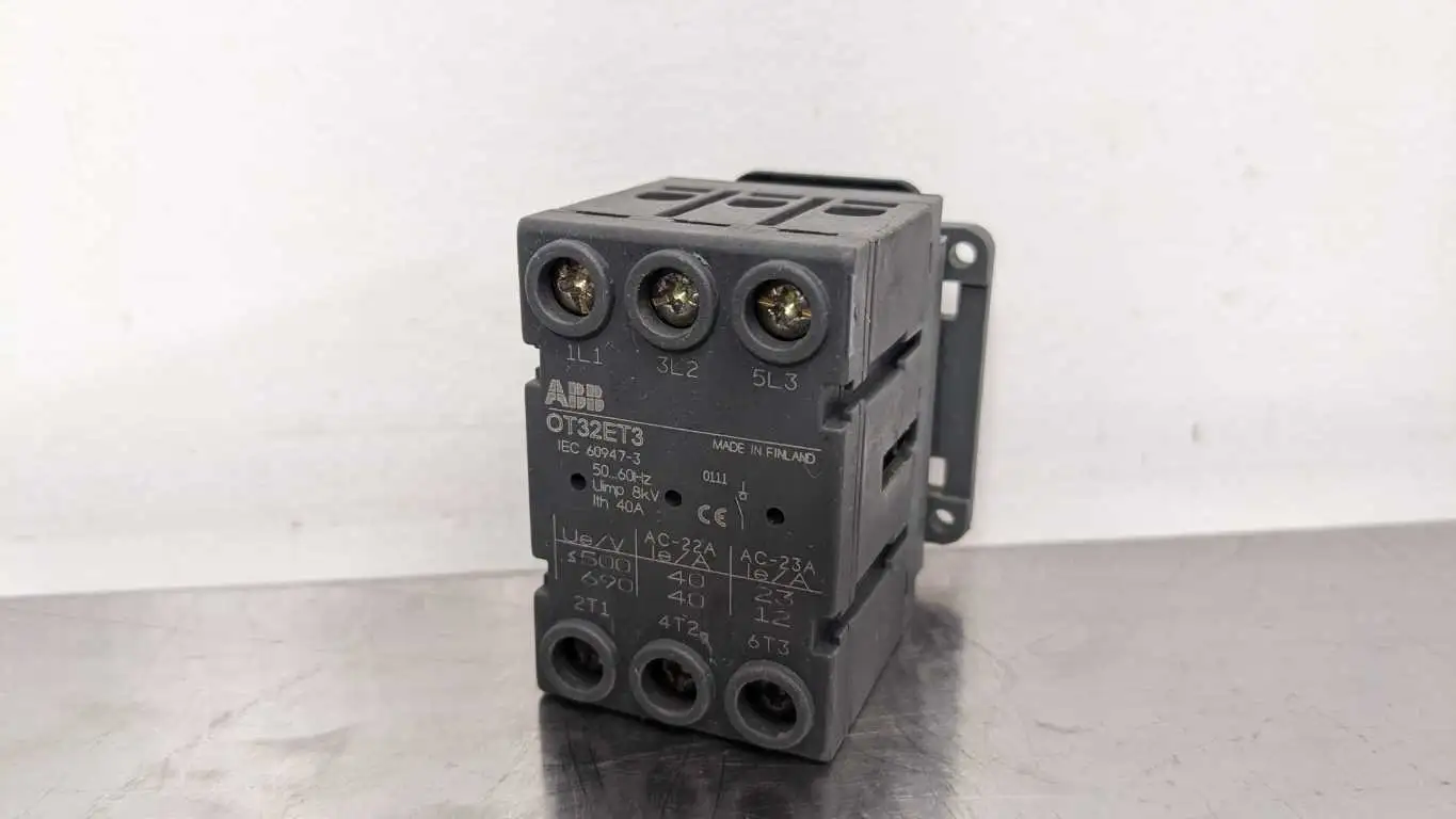 ABB OT32ET3 Disconnect Switch 40A 600VAC 40A 3 Pole