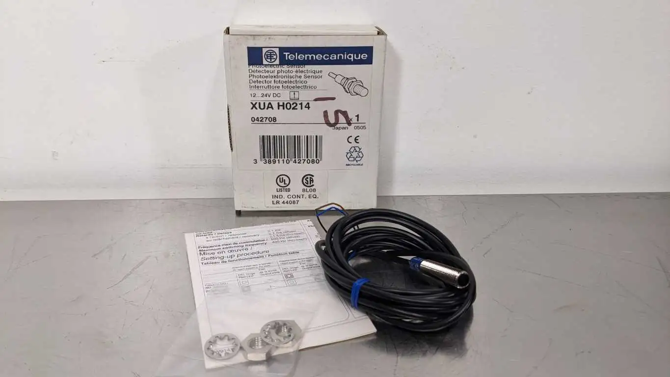 Telemecanique XUA H0214 Photoelectric Sensor 12-24VDC