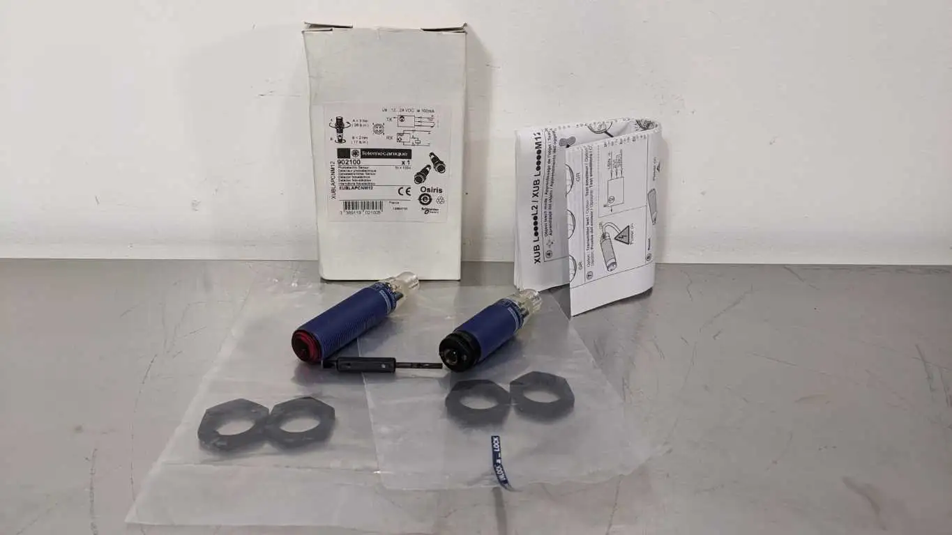 Telemecanique XUBLAPCNM12 Photoelectric Sensor 100m 12-24VDC