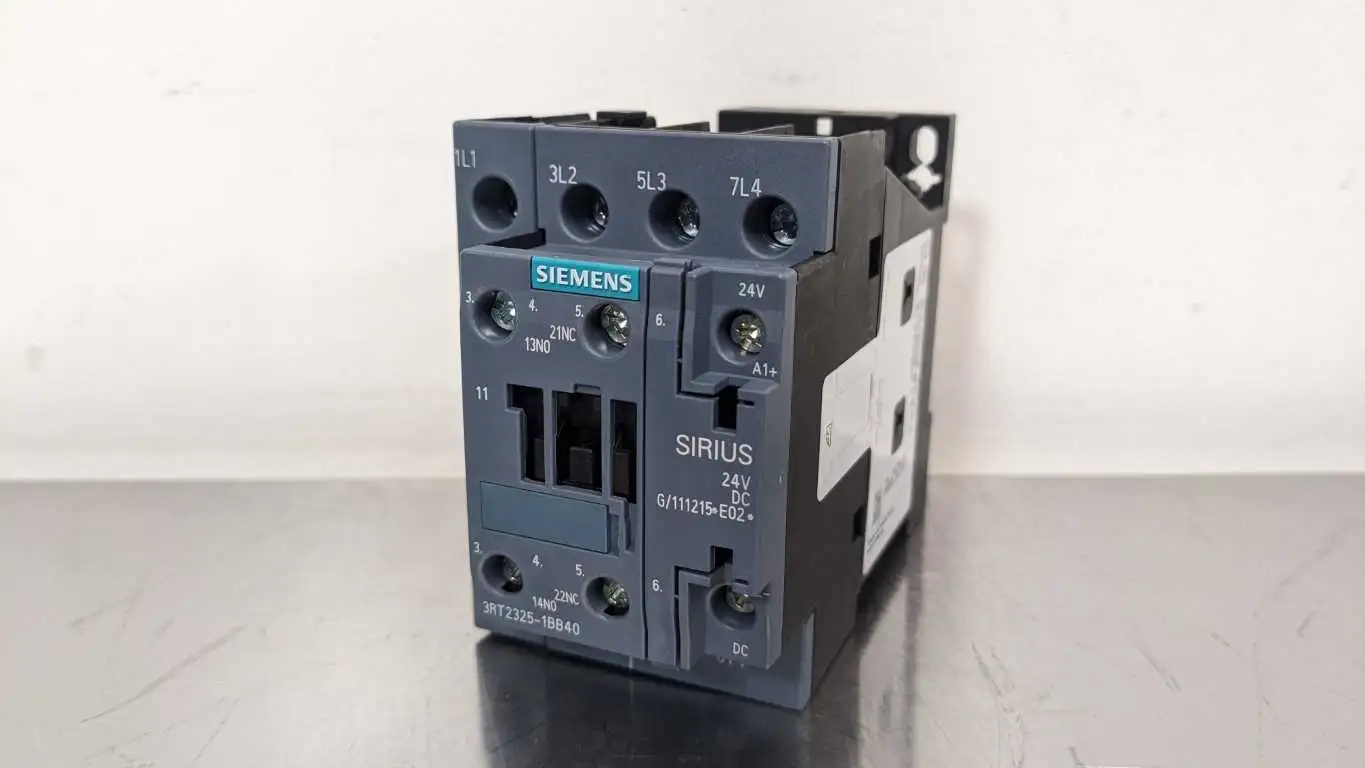 Siemens 3RT2325-1BB40 Contactor 1NO 1NC 35A 4 Pole S0 24VDC