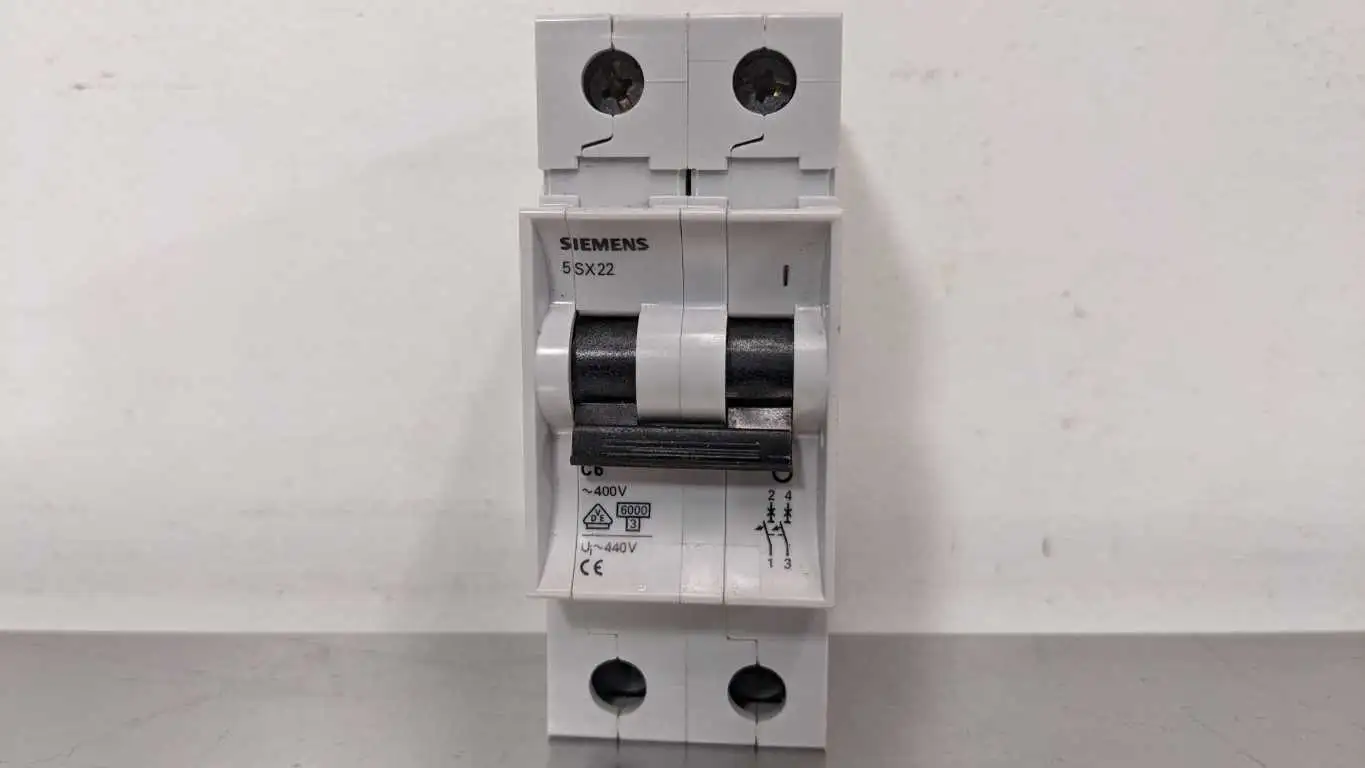 Siemens 5SX22 C6 Miniature Circuit Breaker 6A 400VAC 400VAC 2 Pole