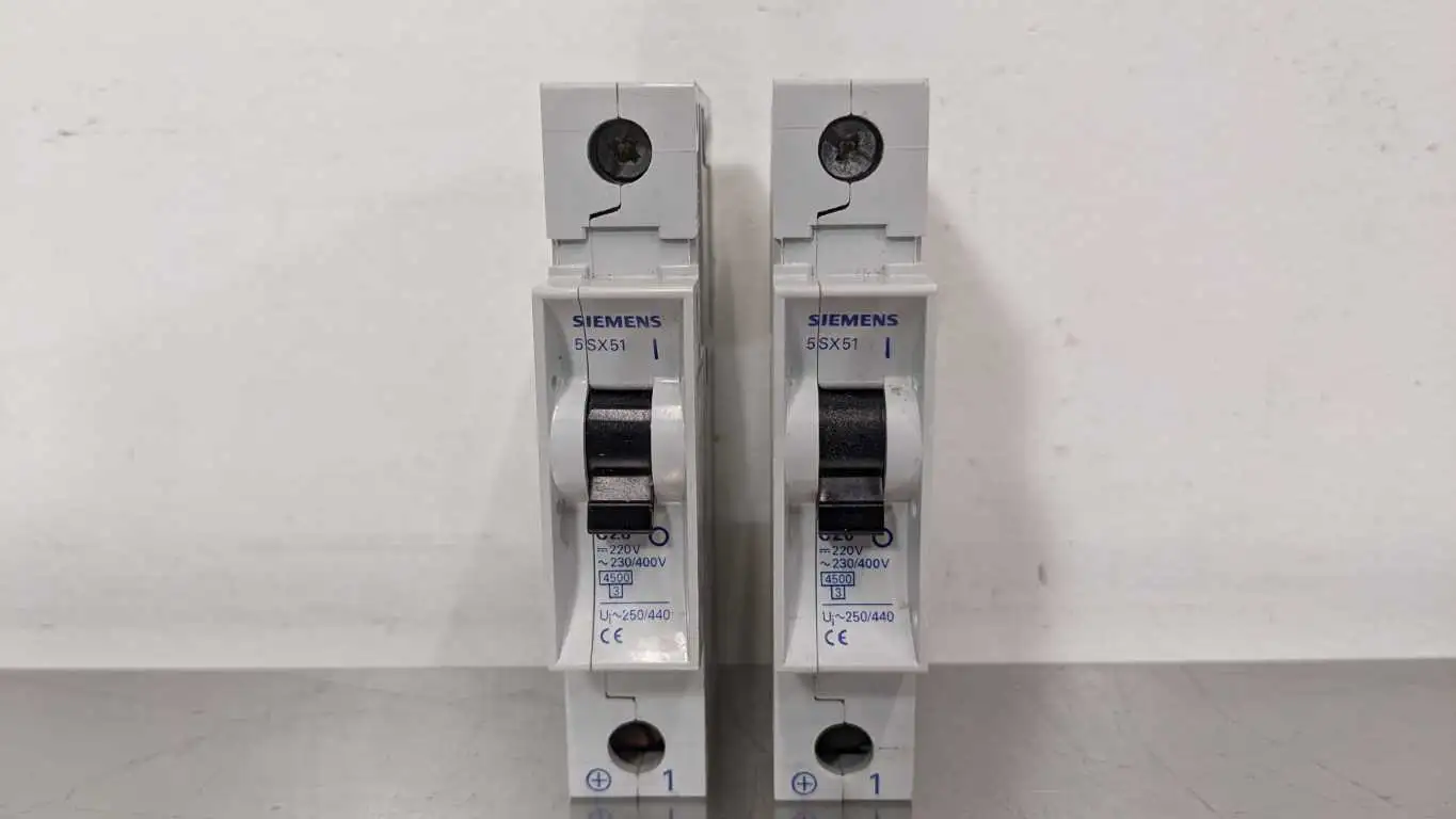 2 Pack Siemens 5SX51 C20 Miniature Circuit Breaker 20A 220VDC 230/400VAC 1 Pole