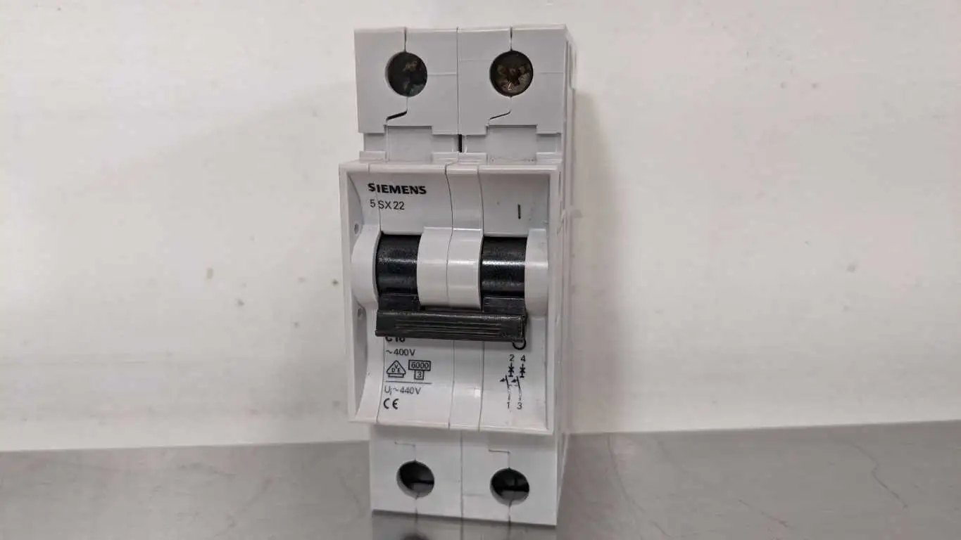 Siemens 5SX22 C16 Miniature Circuit Breaker 16A 400VAC 16A 400VAC 2 Pole