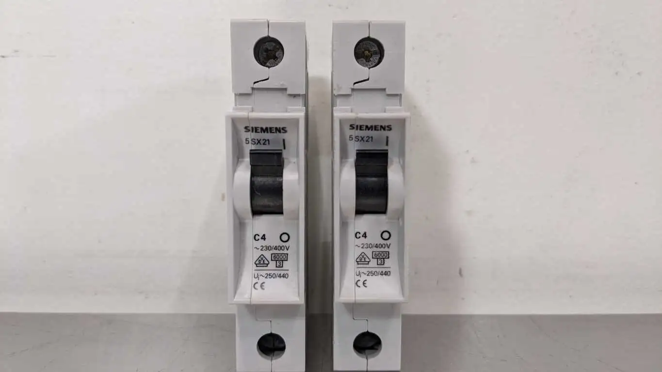 2 Pack Siemens 5SX21 C4 Miniature Circuit Breaker 4A 230/400VAC 1 Pole