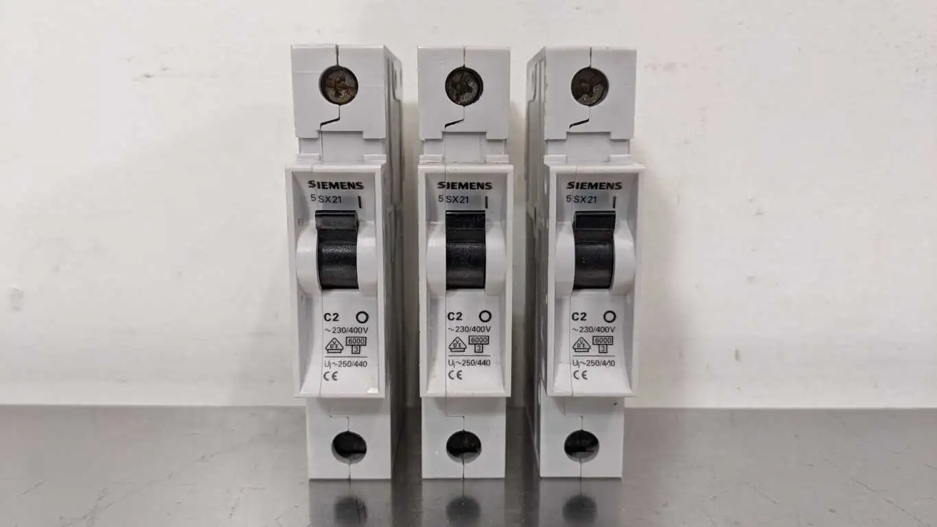 3 Pack Siemens 5SX21 C2 Miniature Circuit Breaker 2A 230/400VAC 1 Pole