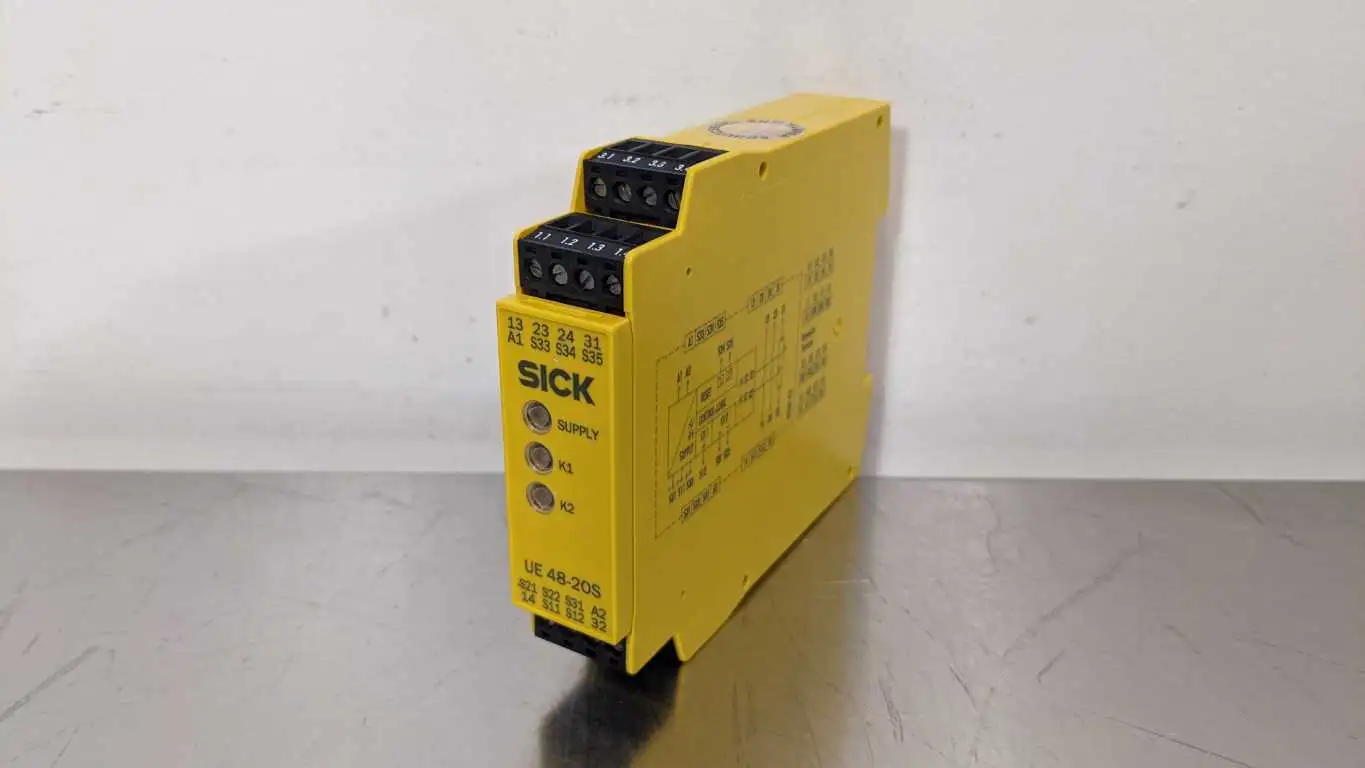 Sick UE48-20S3D2 Safety Relay <25ms 6024916 24V AC/DC