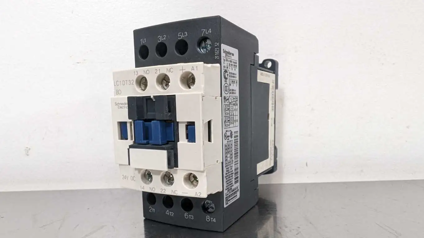 Schneider Electric LC1DT32 Contactor 4NO 24VDC Coil 32A LAD4TBDL 4 Pole