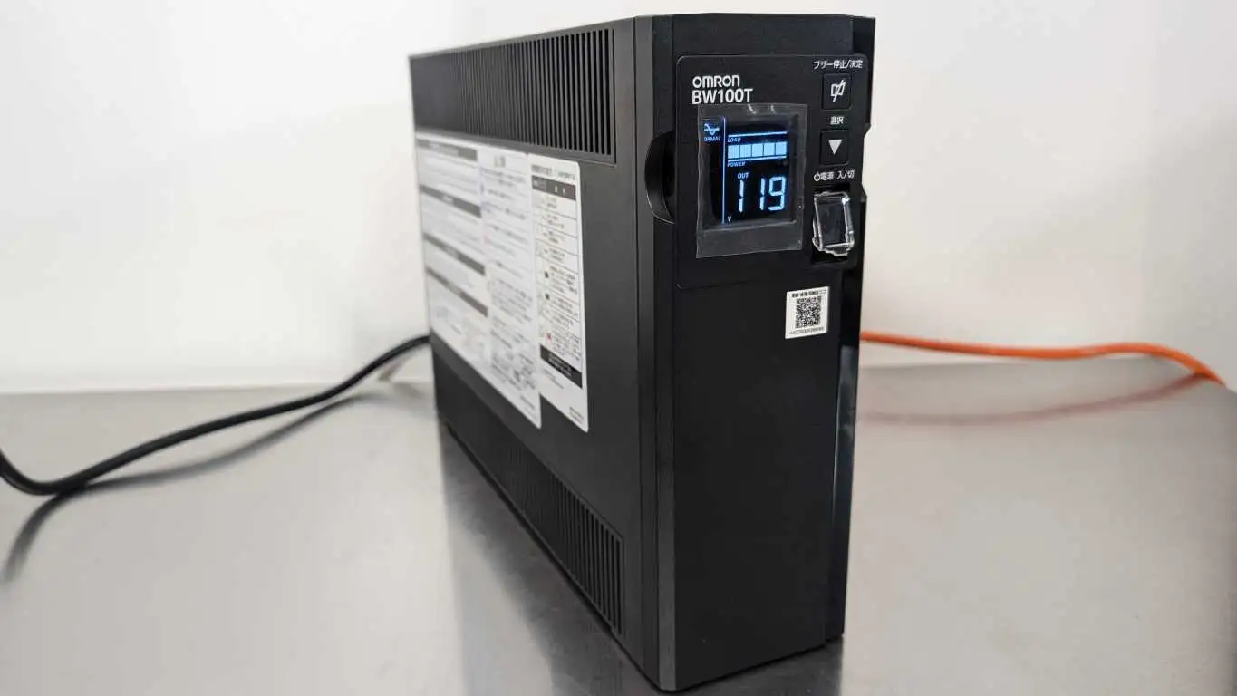 Omron BW100T Uninterruptible Power Supply 100VA 610W Commercial UPS