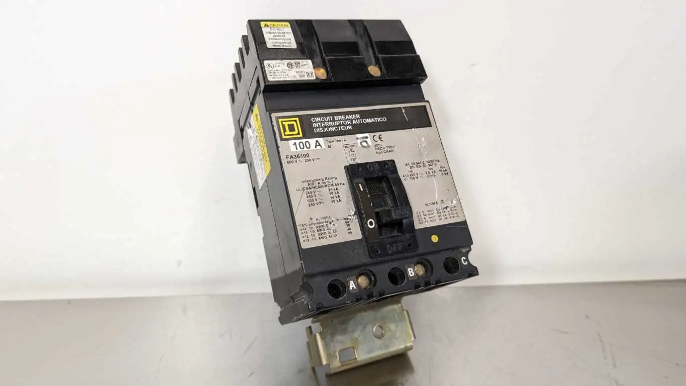 Square D FA36100 Circuit Breaker ZZ-7385 100A 240/480/600VAC 250VDC 100A 3 Pole