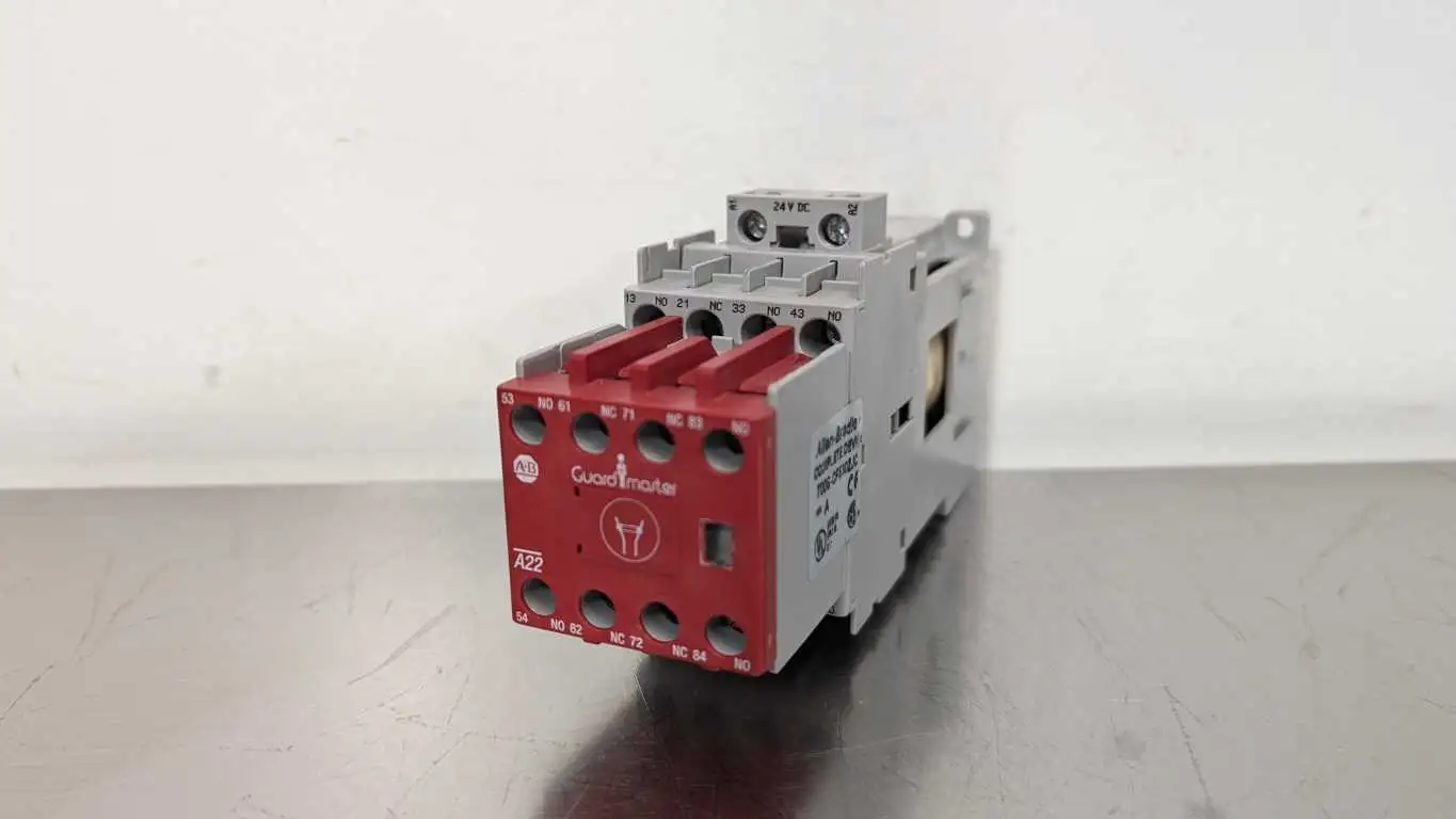 Allen-Bradley 700S-CF530ZJC Safety Relay Ser A 24VDC