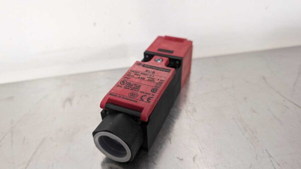 XCSPA593, Telemecanique, Safety Limit Switch