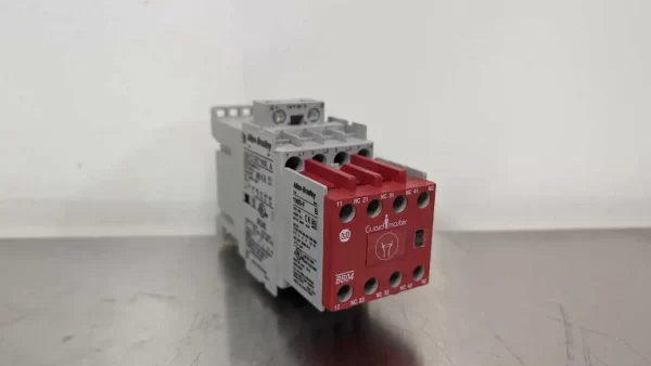 100S-C12EJ404BC, Allen-Bradley, Safety Contactor, PN-65538