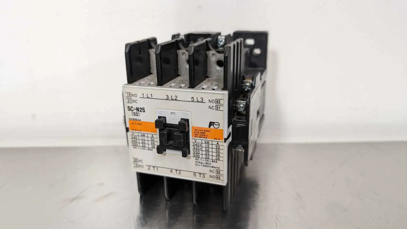 Fuji SC-N2S Magnetic Contactor SC50BAA 110-120 Coil missing 6 bolts