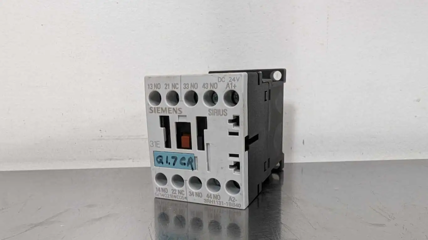 Siemens 3RH1131-1BB40 Contactor Relay 3NO 1NC 24VDC Coil 240VAC 10A