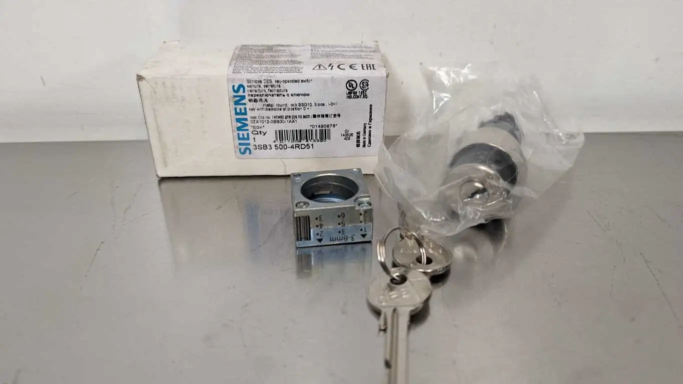 Siemens 3SB3 500-4RD51 Key-Operated Switch 3 Position Metal Round