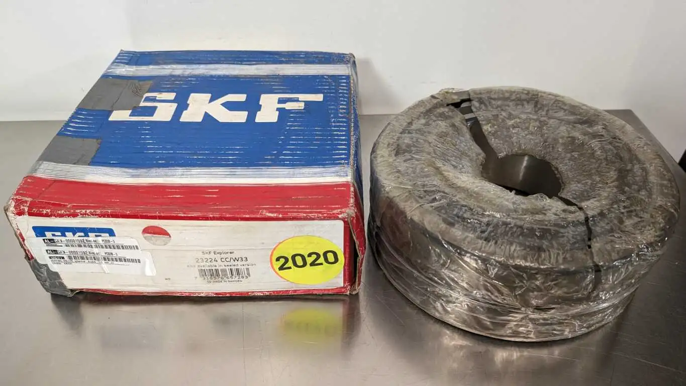 SKF 23224 CC/W33 Spherical Roller Bearing 4.724″ ID 8.465″ OD 2.992″ Wide Explorer