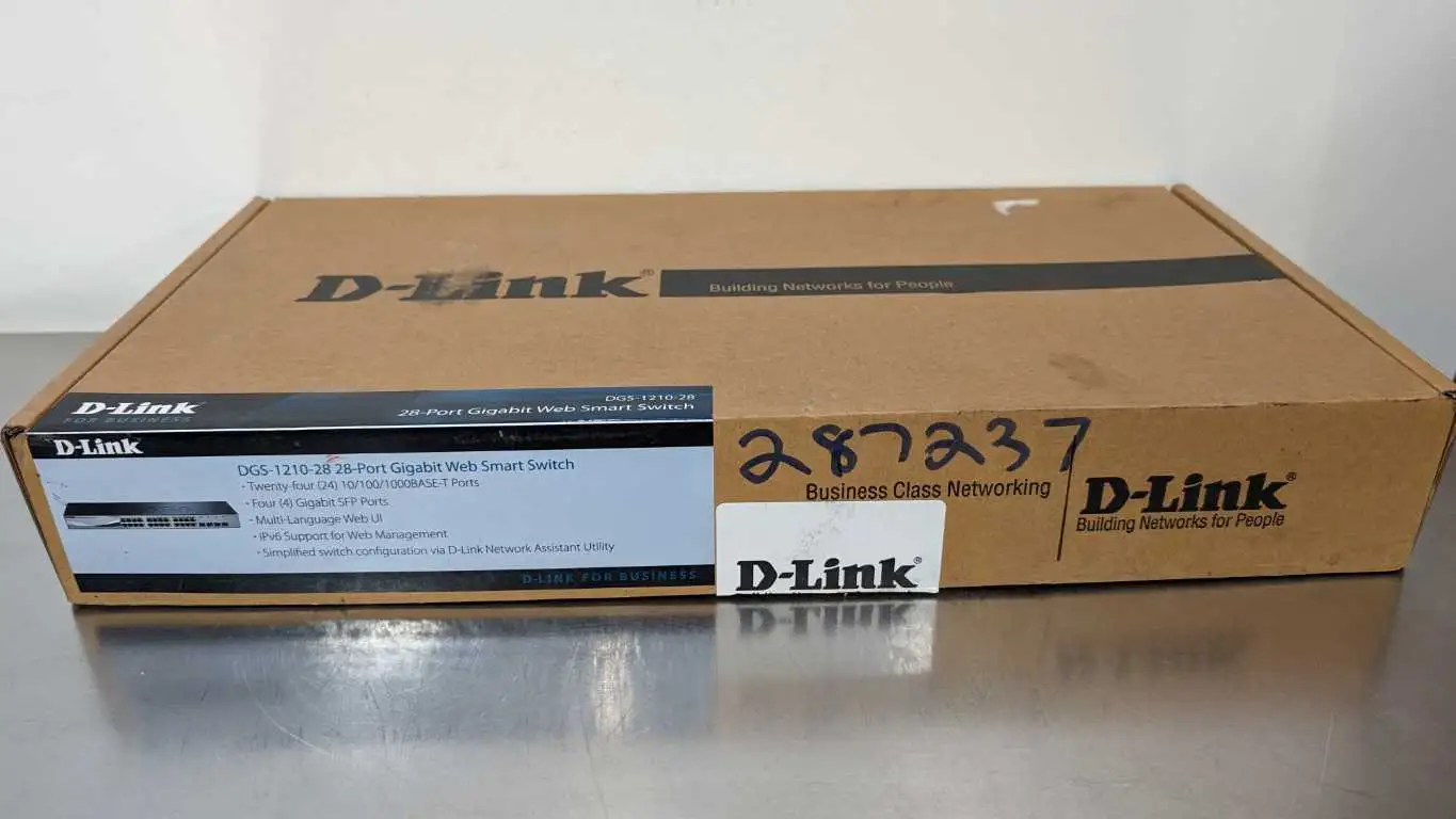 D-Link DGS-1210-28 Gigabit Web Smart Switch 24 10/100/1000 Base-T Ports 4 Gigabit SFP