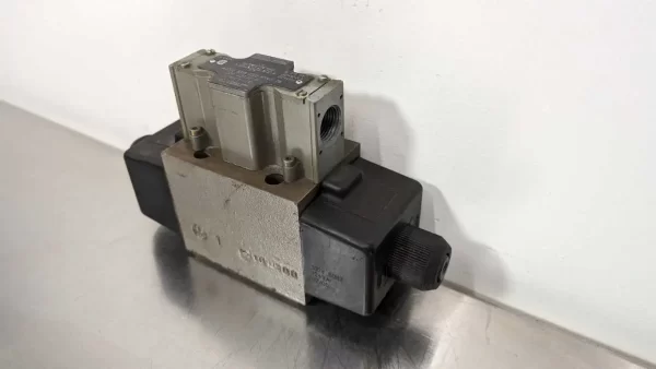 A4D02 3208 0302 B1W01 28, Denison, Directional Control Valve