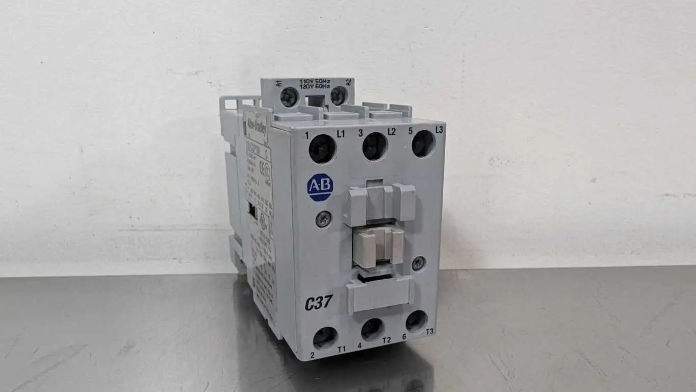 Allen-Bradley 100-C37D00 Contactor Ser C 110/120V Coil 690VAC 65A 65A