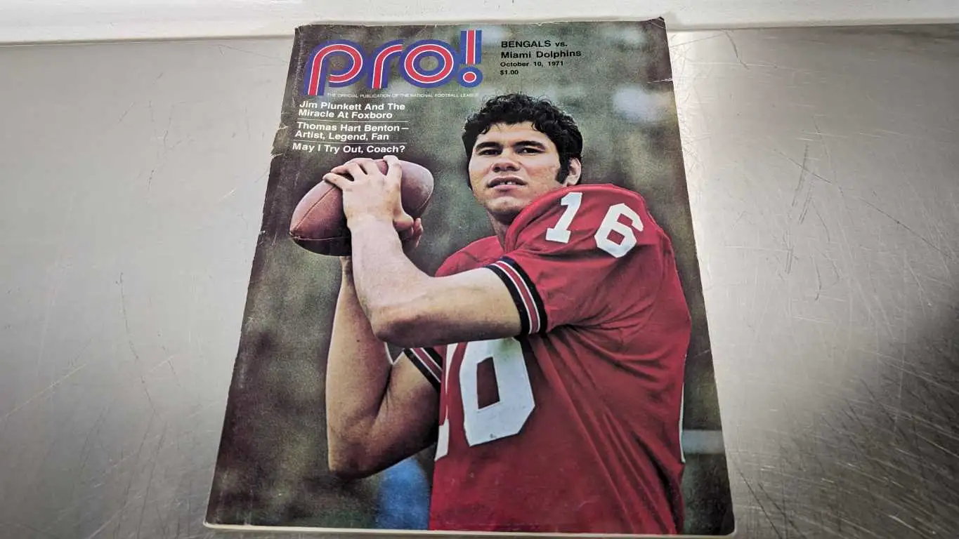 Pro! Volume 4 Number 5 October 10, 1971 Miami Dolphins vs Cincinnati Bengals Program