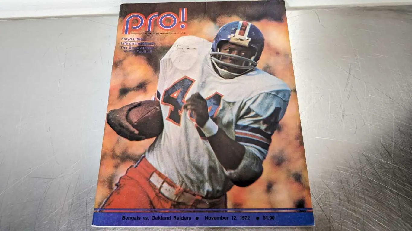 Pro! Volume 5 Number 7 November 12, 1972 Oakland Raiders vs Cincinnati Bengals Program