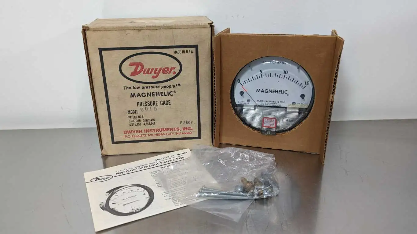 Dwyer 2015 Magnehelic Pressure Gauge 0-15 “WC 4″ 1/8” NPT