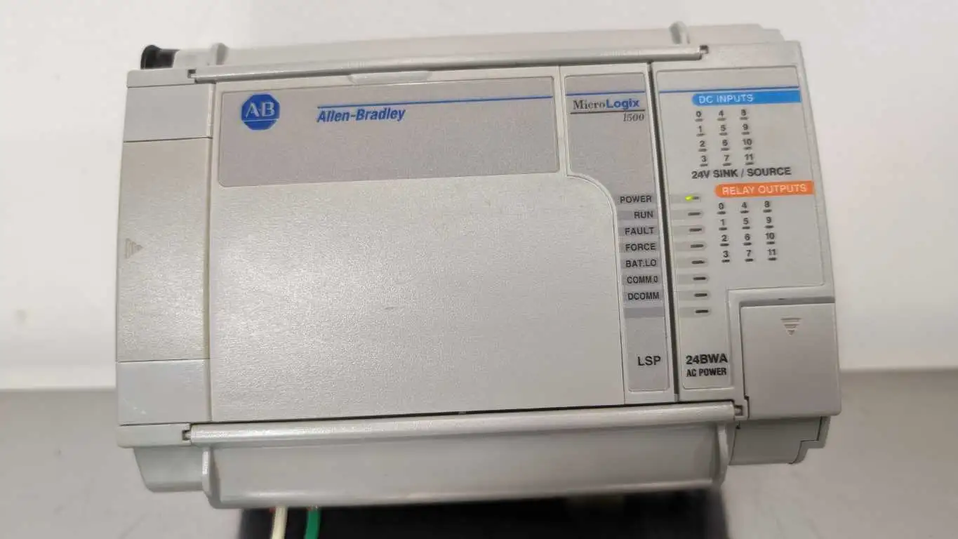 Allen-Bradley 1764-24BWA Base Unit MicroLogix 1500 Ser A Rev A Powers Up