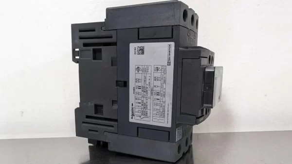 LC1D65A, Schneider Electric, Nonreversing Contactor, LAD4T3B