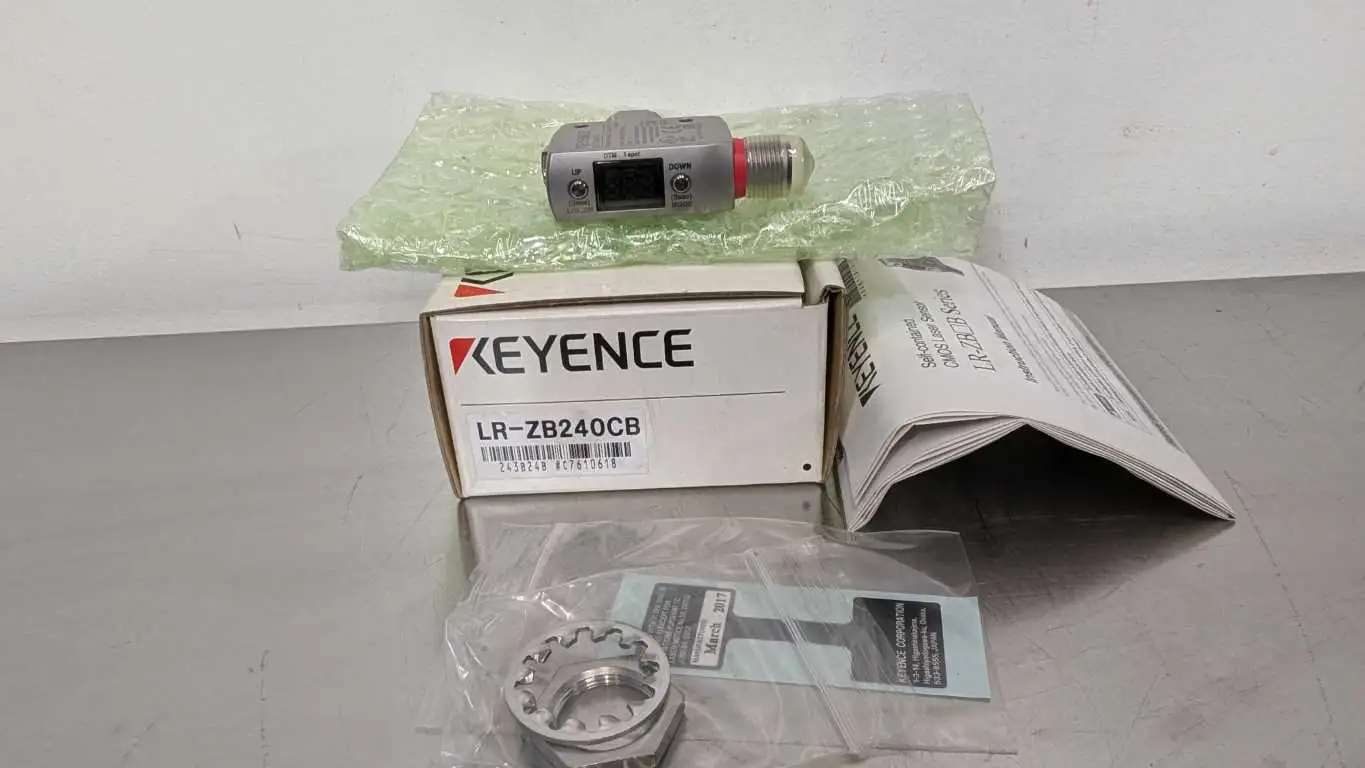 Keyence LR-ZB240CB Photoelectric Sensor 25-240mm Self-Contained CMOS Laser