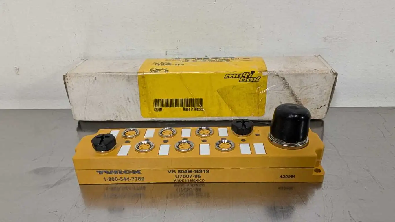 Turck VB 804M-BS19 Junction Box U7007-95 8-Port 4-Pin 10-48VDC Treaded 10-84VDC