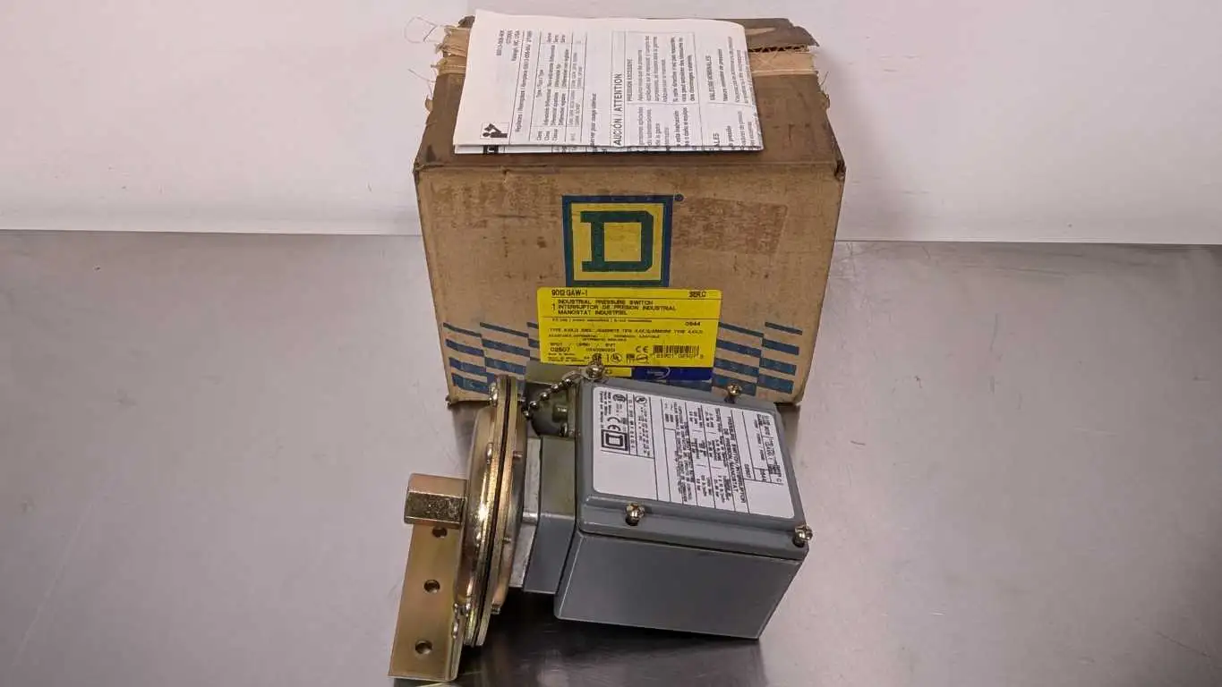 Square D 9012 GAW-1 Industrial Pressure Switch Ser C 2-10 PSIG