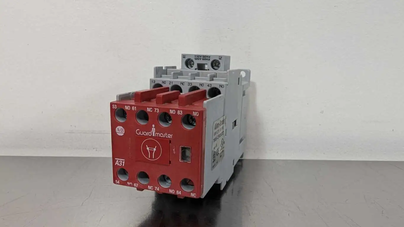 Allen-Bradley 700S-CF620DC Safety Contactor 700-CF310* 100S-F Ser A 110/120V Coil