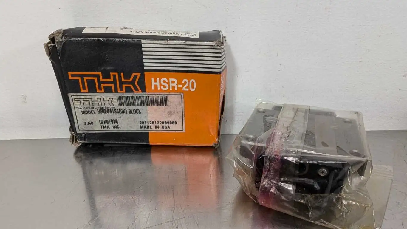 THK HSR-20 Linear Bearing Block HSR20A1SS Missing set screw and grease fitting