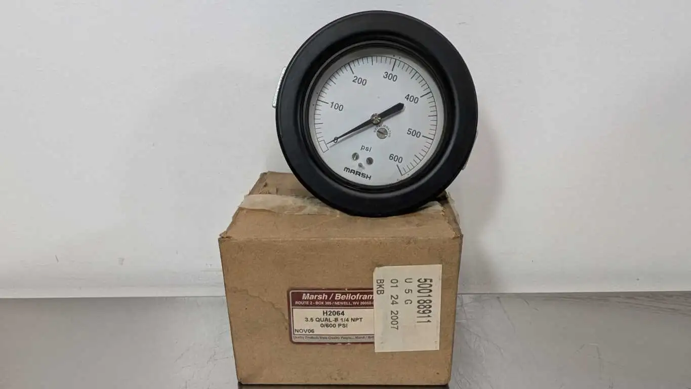 Marsh Bellofram H2064 Pneumatic Pressure Gauge 3.5 QUAL-B 1/4 NPT 0-600 PSI