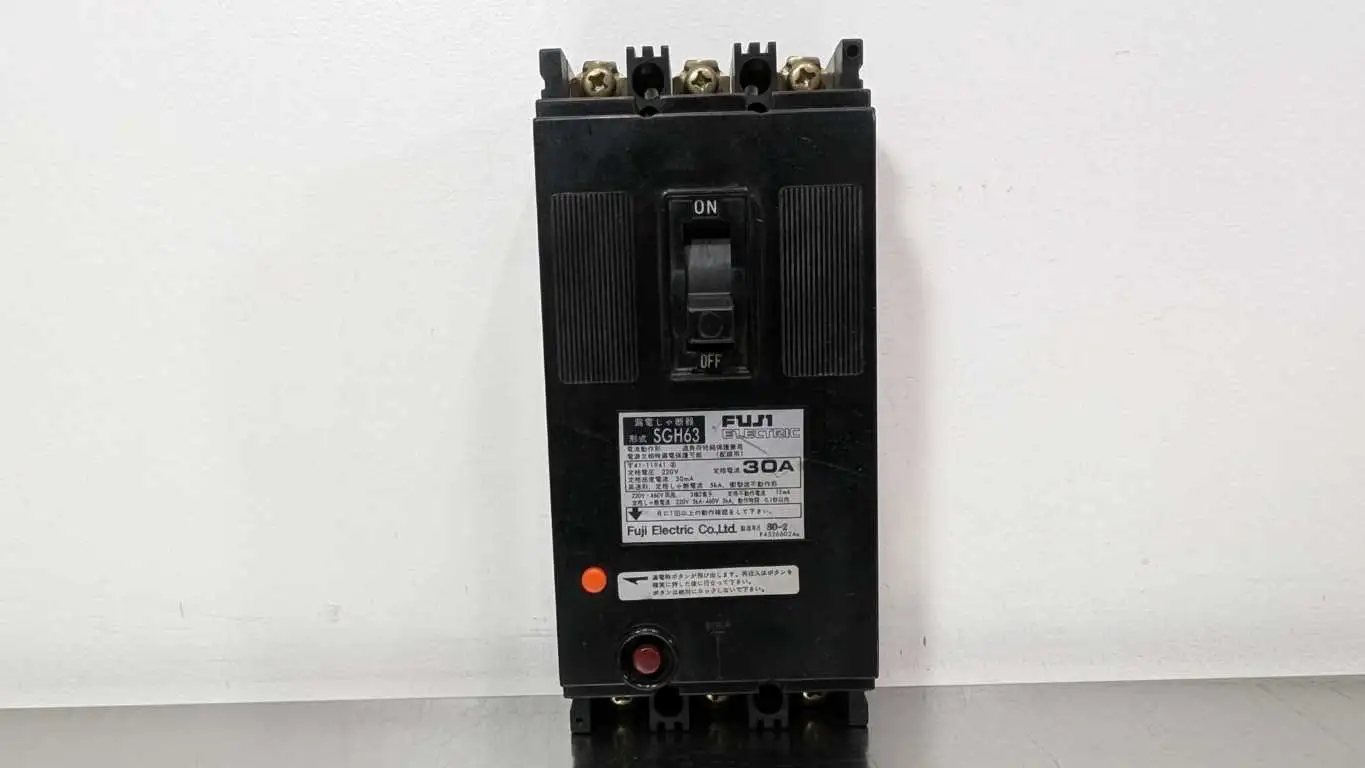 Fuji SGH63 Circuit Breaker 30A 220-460VAC 30A 220-460VAC