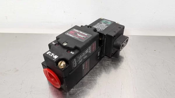 E51CNF1, Cutler-Hammer, Fiber Optic Photo Sensor